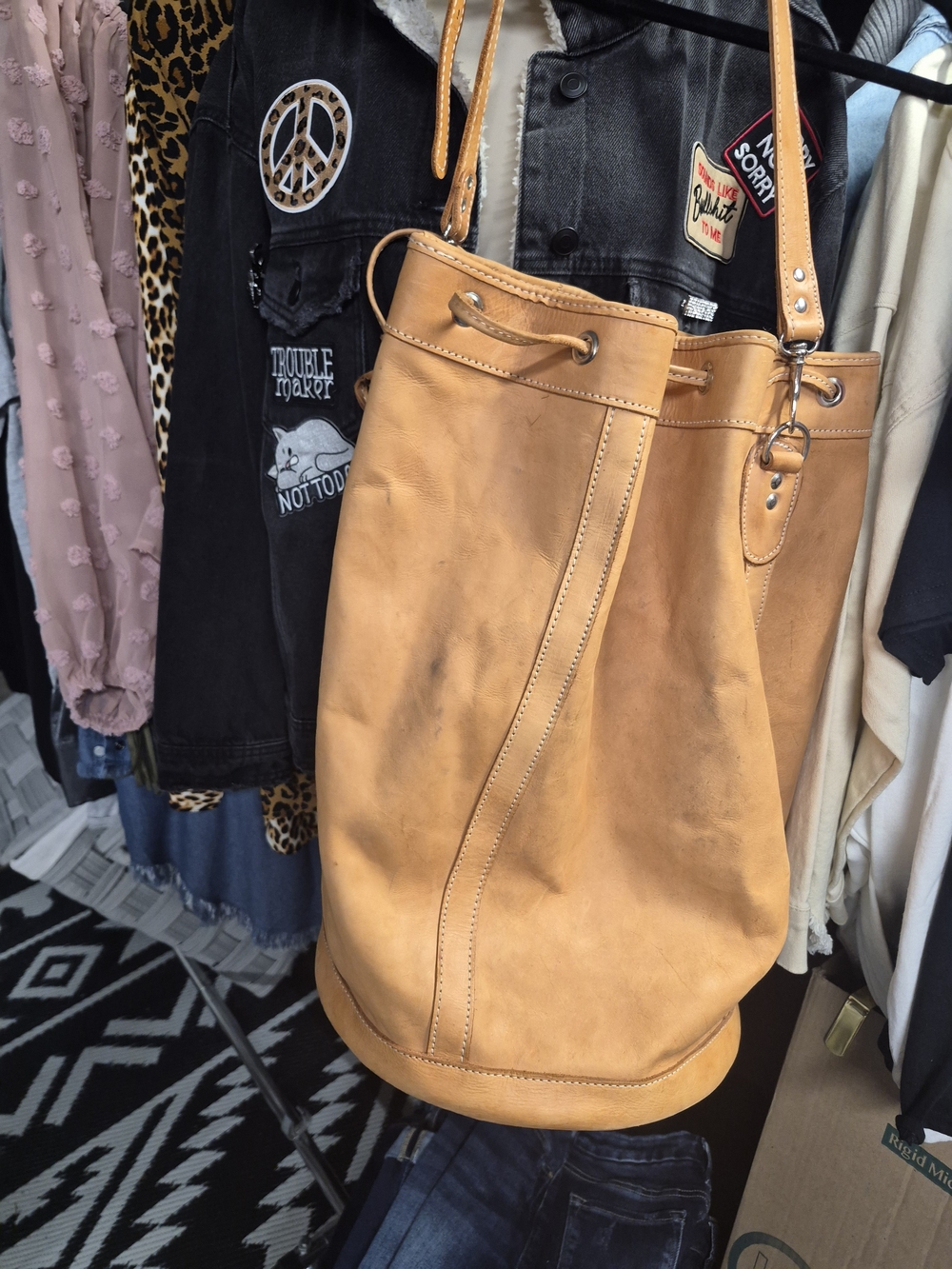 Leather Bucket Tote Bag - Tan